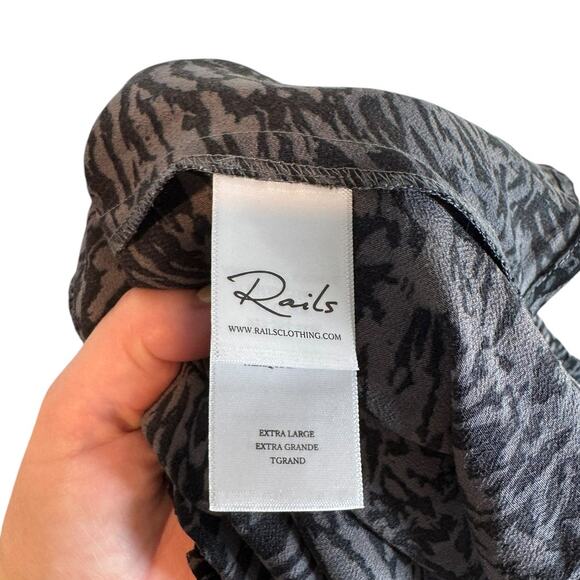 Rails Addison Smocked Waist Tiered Mini Skirt Charcoal Abstract Animal Gray XL - Picture 7 of 9